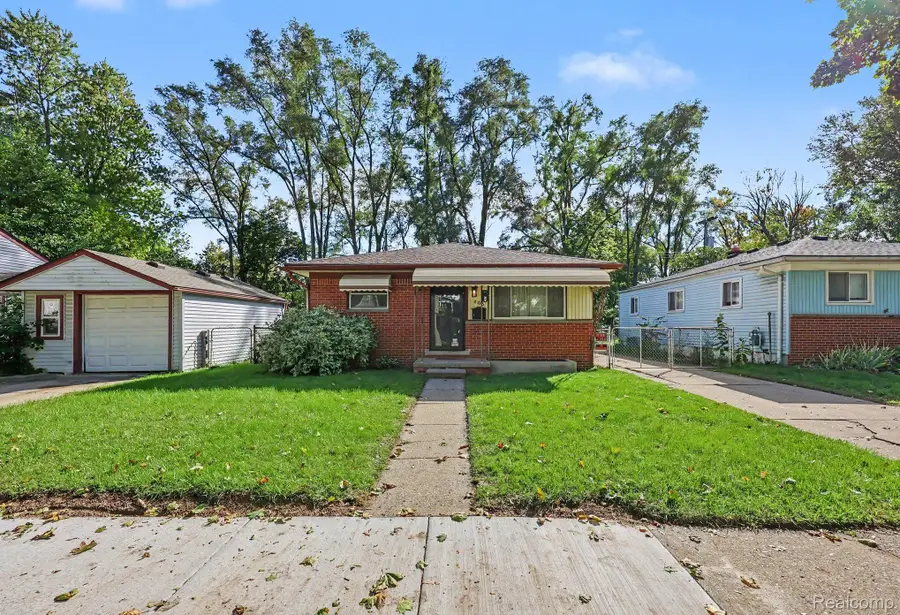 403 W George Avenue, Hazel Park, MI 48030 - #3