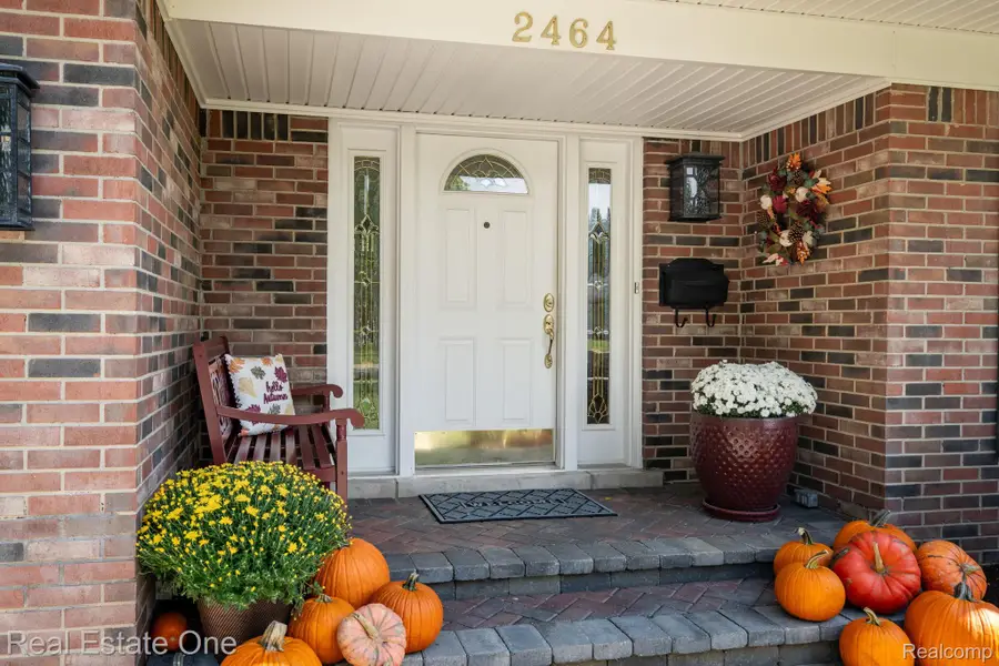 2464 Wexford Drive, Troy, MI 48084 - #2