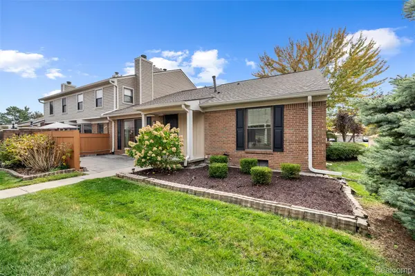 39966 Crosswinds, Novi, MI 48375