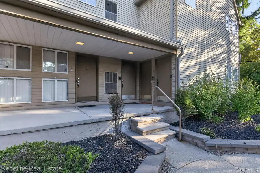 27971 Rollcrest RD  # 9, Farmington Hills, MI 48334 - #3