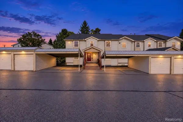 4998 Oak Hill DR  # 8847, Waterford, MI 48329