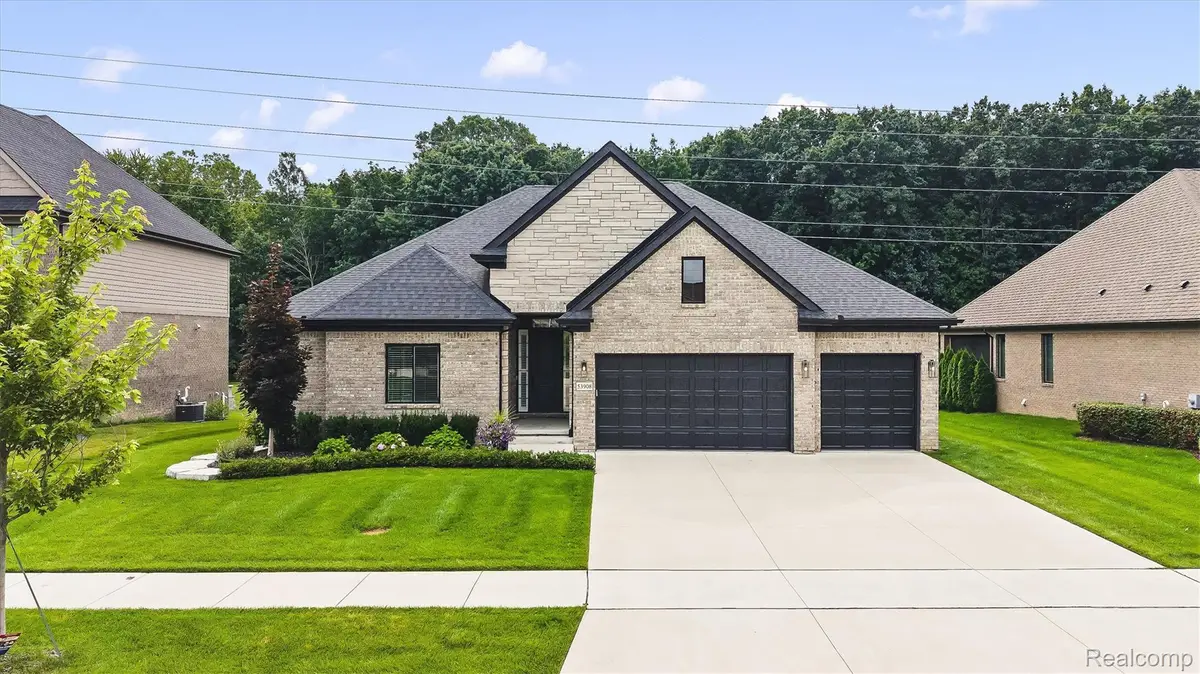 53908 Lawson Creek DR, Utica, MI 48316 - #1