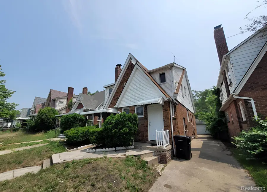 15886 Woodingham DR, Detroit, MI 48238 - #2