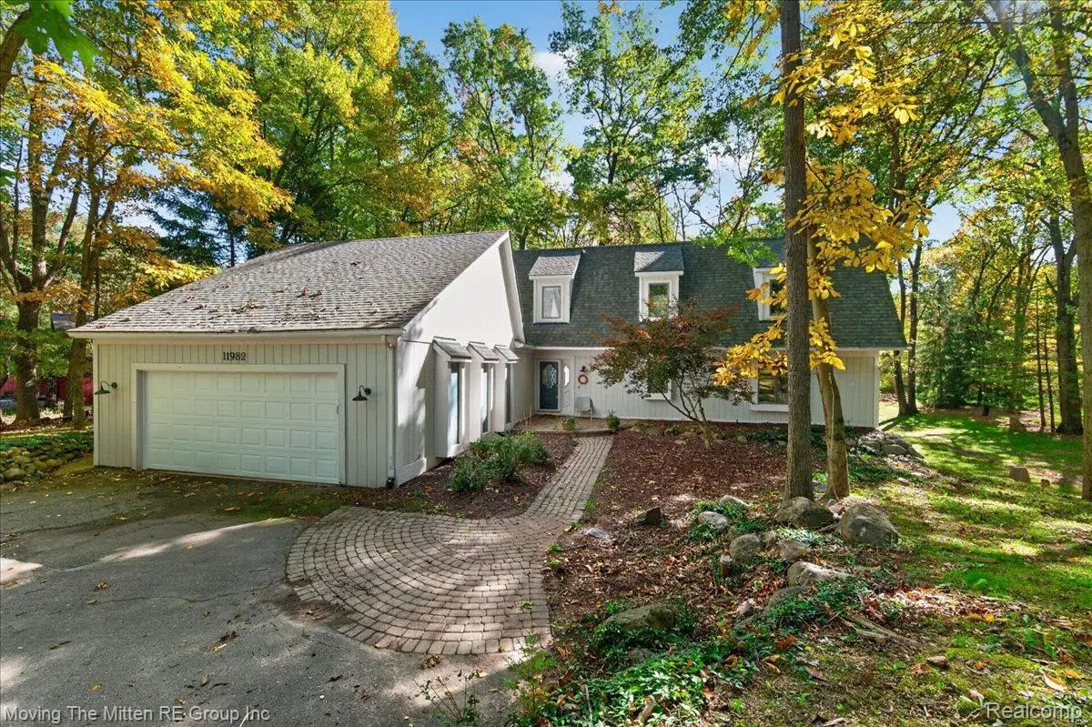 11982 Brandywine DR, Brighton, MI 48114 - #1