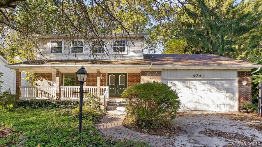 4741 Lakeshore RD, Fort Gratiot, MI 48059 - #2