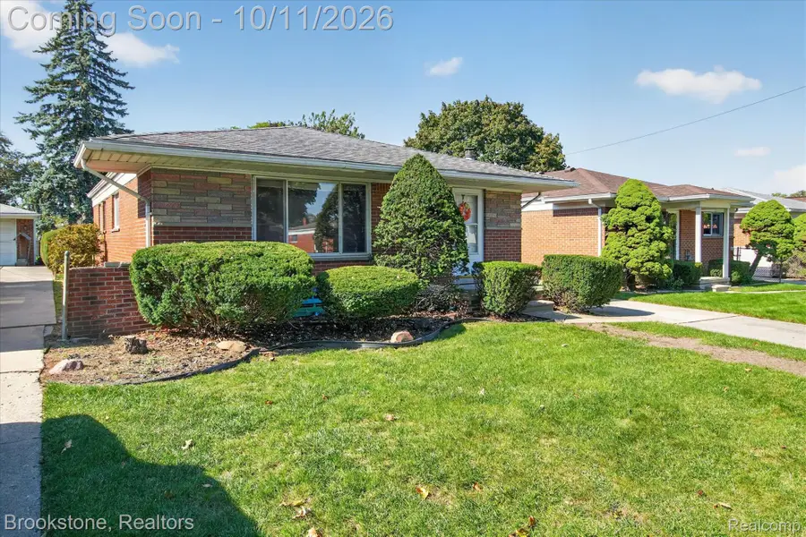 6497 Nightingale ST, Dearborn Heights, MI 48127 - #2