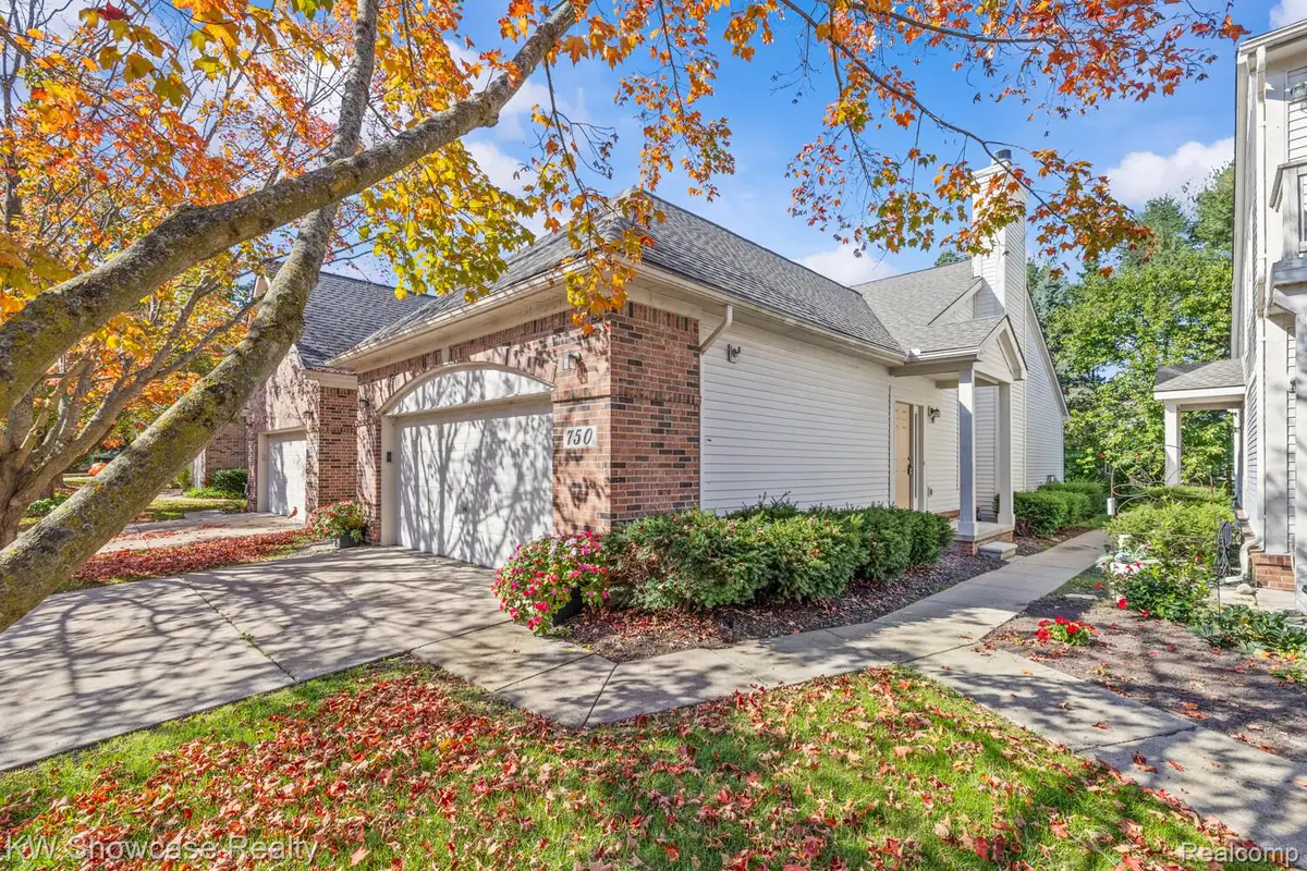 750 W River DR, Commerce Township, MI 48382 - #1