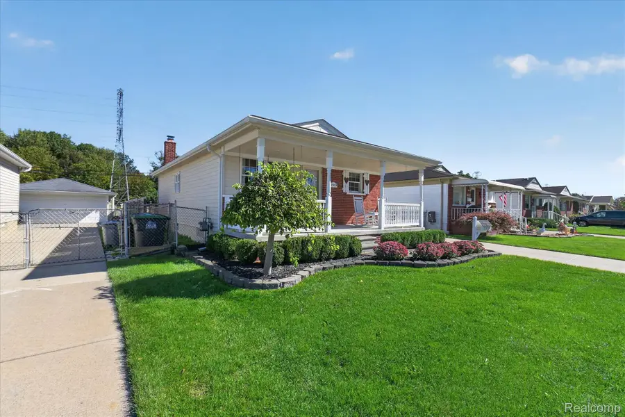 12383 Huron ST, Taylor, MI 48180 - #2