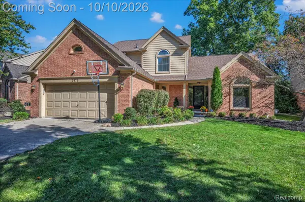 3375 Vardon DR, RochesterHills, MI 48307