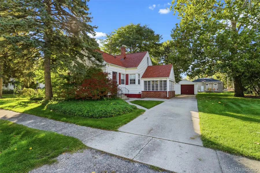 2336 Southampton AVE, Grand Blanc, MI 48507 - #2