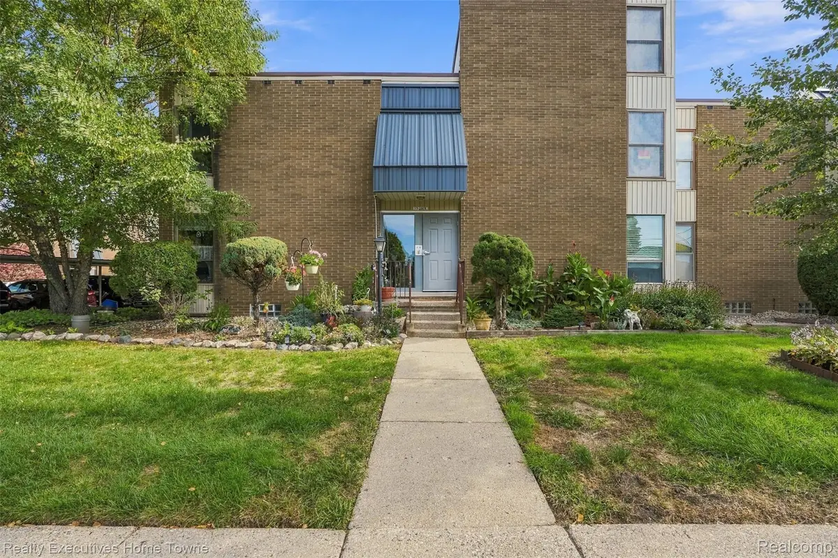 27 Dickinson ST  # A, Mount Clemens, MI 48043 - #1