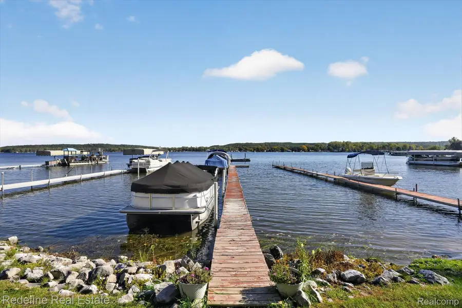 9792 Willis RD, Pinckney, MI 48169 - #3