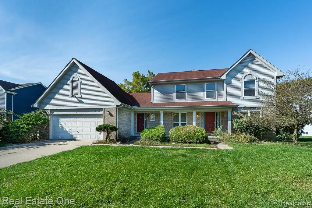 7583 Greenway LN, West Bloomfield, MI 48324 - #1