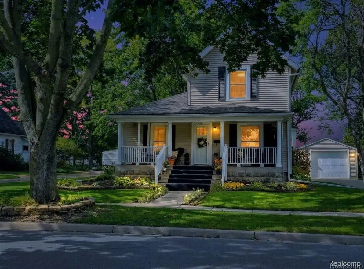 902 Degroff ST, Grand Ledge, MI 48837 - #1