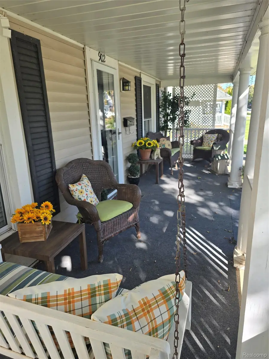 902 Degroff ST, Grand Ledge, MI 48837 - #3