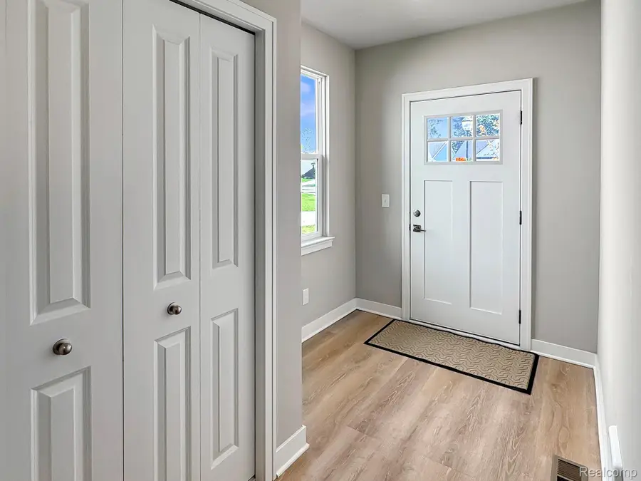920 Machnik DR, Chelsea, MI 48118 - #3
