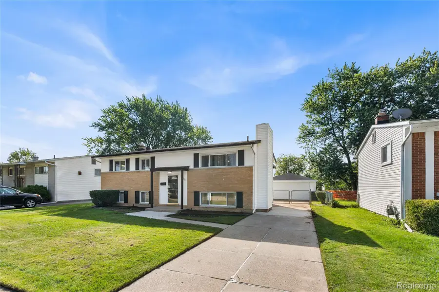 2244 Serra DR, Sterling Heights, MI 48310 - #3