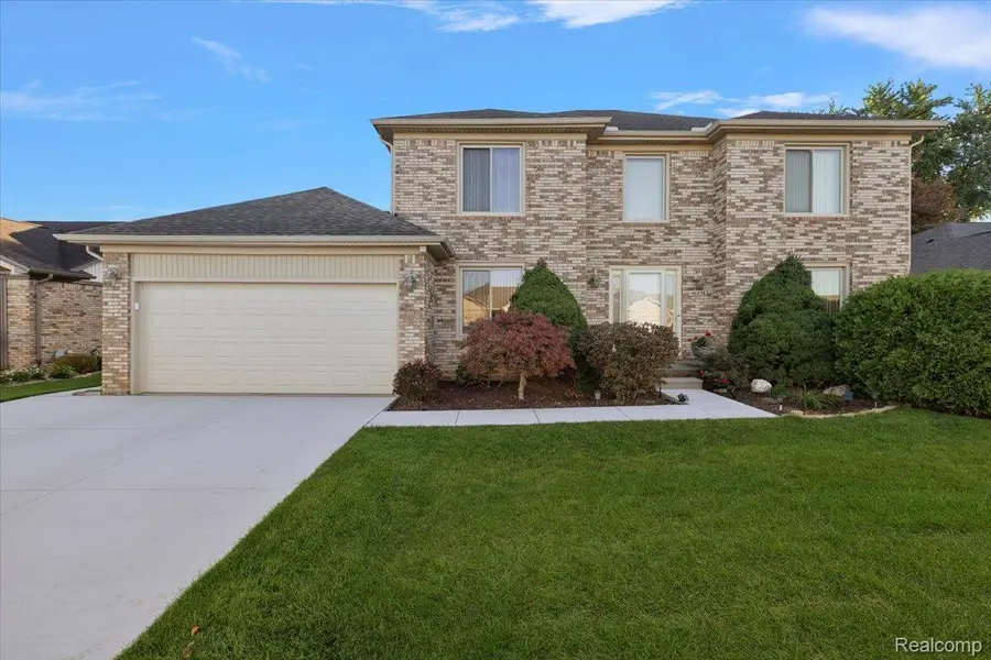 46850 Barbara DR, Macomb, MI 48044 - #2