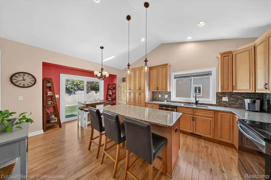12270 Worthington CT, Grand Blanc, MI 48439 - #3