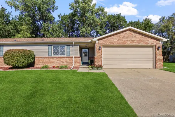 16891 N Gardenia DR, Fraser, MI 48026