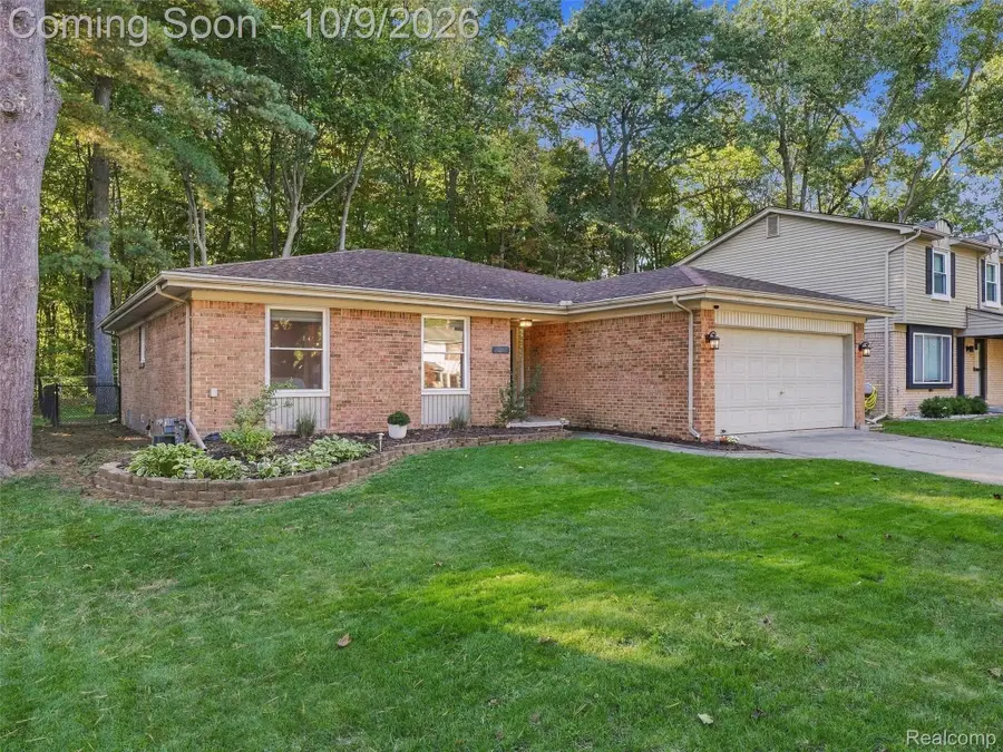 40841 Executive DR, Sterling Heights, MI 48313 - #3