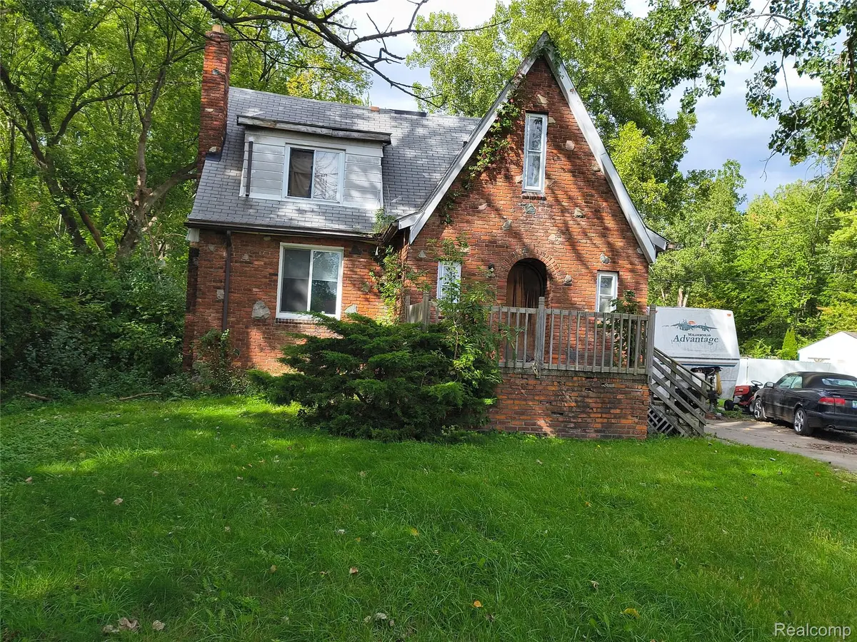 22725 Quinn RD, Clinton Township, MI 48035 - #1