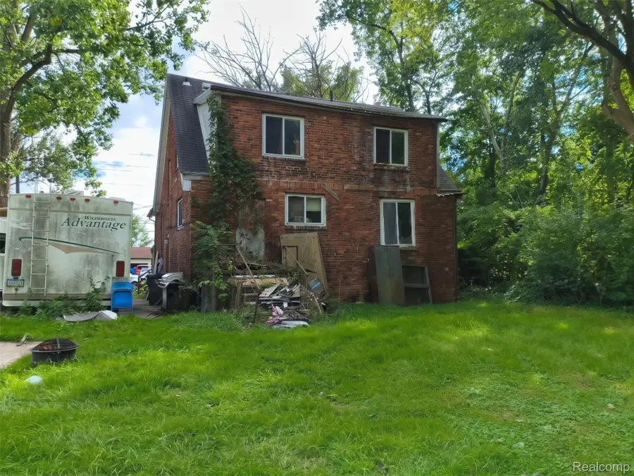22725 Quinn RD, Clinton Township, MI 48035 - #2