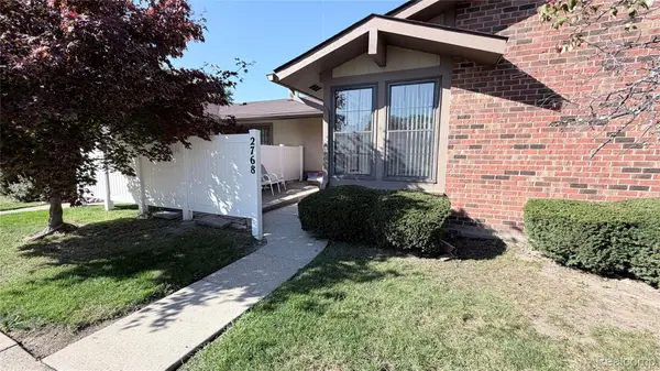 2768 Roundtree DR, Troy, MI 48083