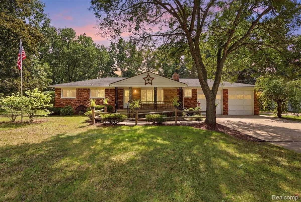 9985 Cedar Island RD, White Lake, MI 48386 - #1