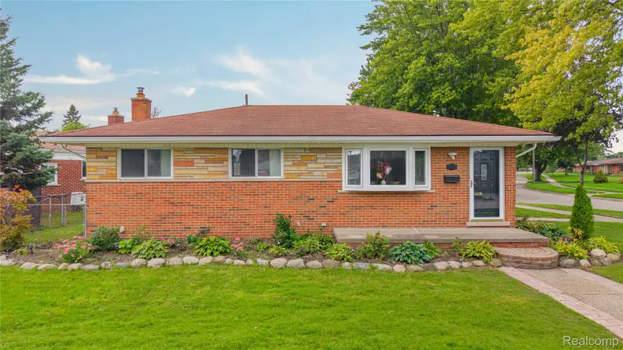 28345 Milton AVE, Warren, MI 48092 - #2