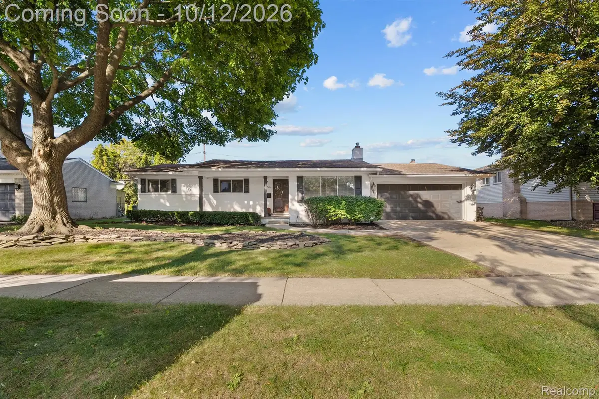 956 Blairmoor CT, Grosse Pointe Woods, MI 48236 - #1