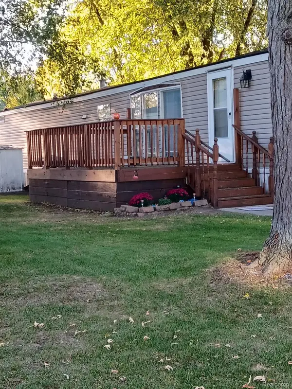 22028 DUBOUIS LN  # 112, Romulus, MI 48174