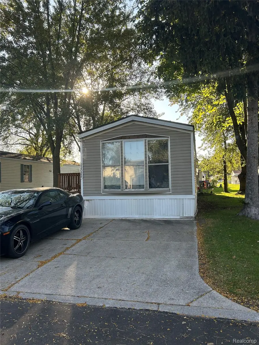 22028 DUBOUIS LN  # 112, Romulus, MI 48174 - #2