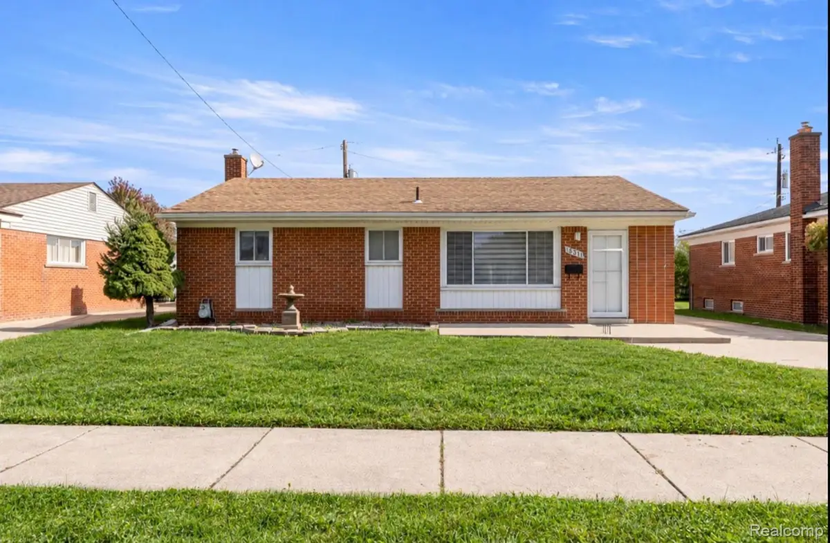 8544 Kinloch ST, Dearborn Heights, MI 48127 - #1