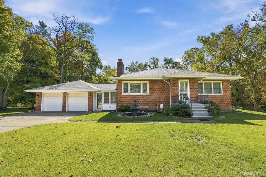 804 E Avon RD, Rochester Hills, MI 48307 - #2