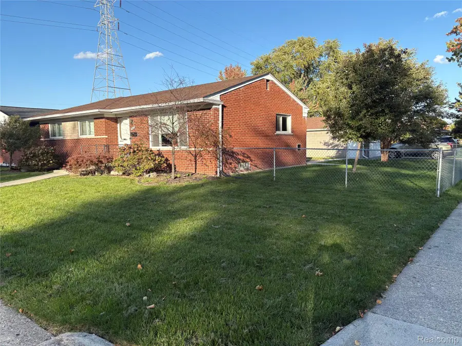 31114 Roan DR, Warren, MI 48093 - #2
