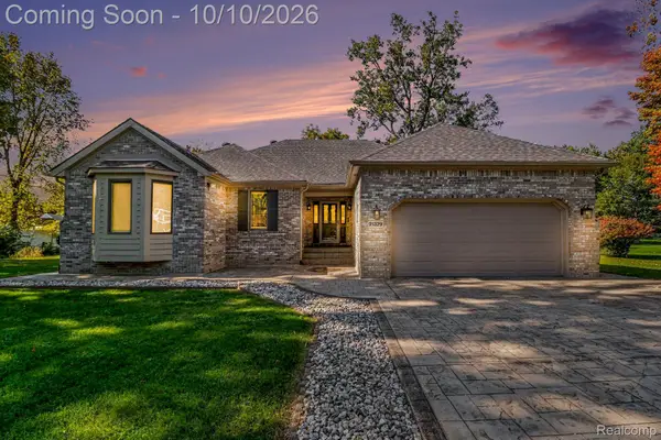21329 Robinson ST, FarmingtonHills, MI 48336