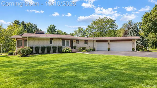 5445 Irish RD, GrandBlanc, MI 48439