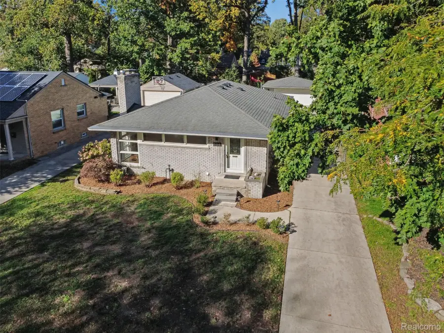 634 Orchard View DR, Royal Oak, MI 48073 - #2