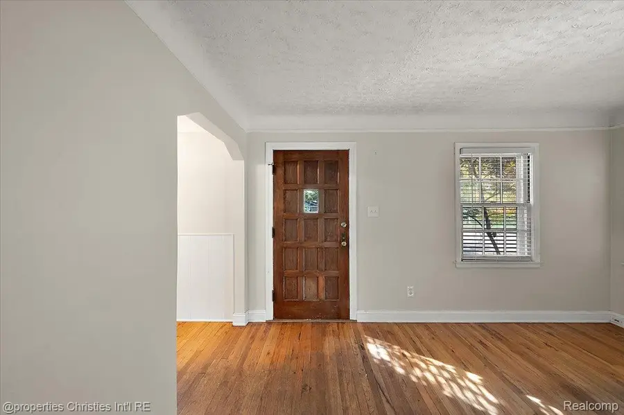 706 E 12 Mile RD, Royal Oak, MI 48073 - #3