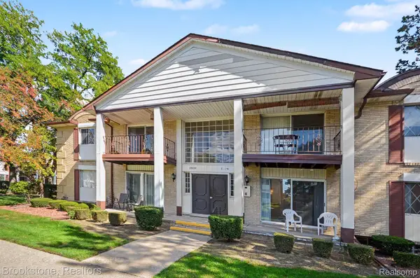 29224 Gloede DR  # 151, Warren, MI 48088