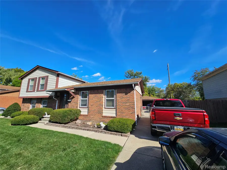 18253 Winwood AVE, Brownstown, MI 48193 - #3