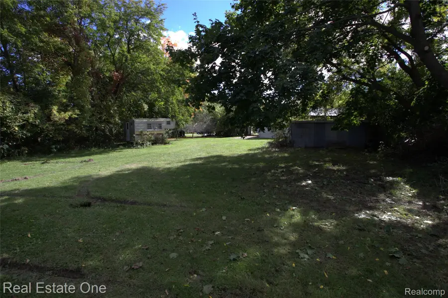 4830 Hatchery RD, Waterford, MI 48329 - #3