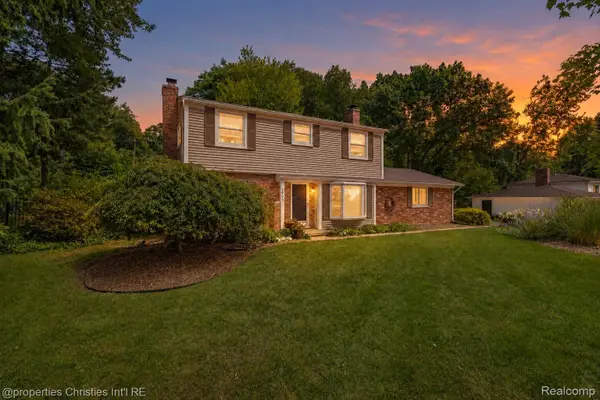 3560 Beach RD, Troy, MI 48084