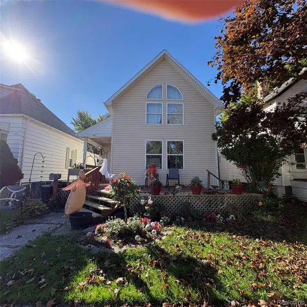 421 Brown ST, MarineCity, MI 48039