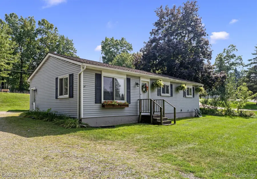 4895 Clarkston RD, Clarkston, MI 48348 - #2