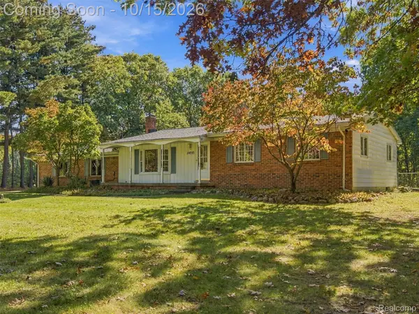 11428 White Lake RD, Fenton, MI 48430