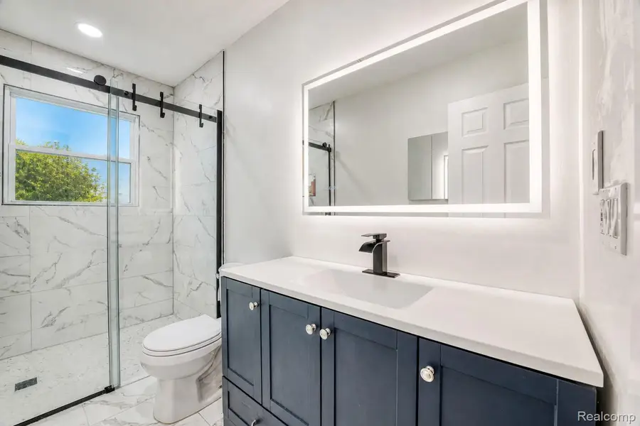 19406 Greenwald DR, Southfield, MI 48075 - #3