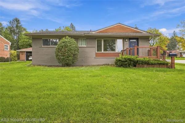 1106 Prince ST, Milford, MI 48381