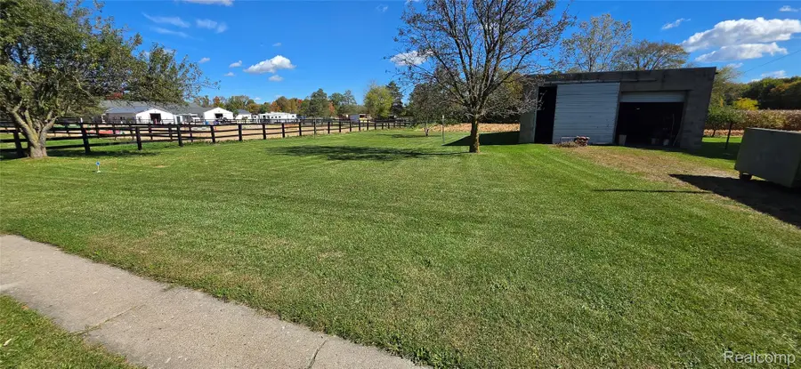 68410 Wolcott RD, Ray, MI 48096 - #2
